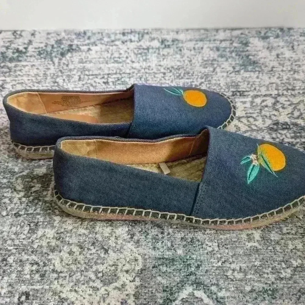 BNWOT J Crew Blue Canvas Espadrilles With Embroidered Oranges Size 5.5